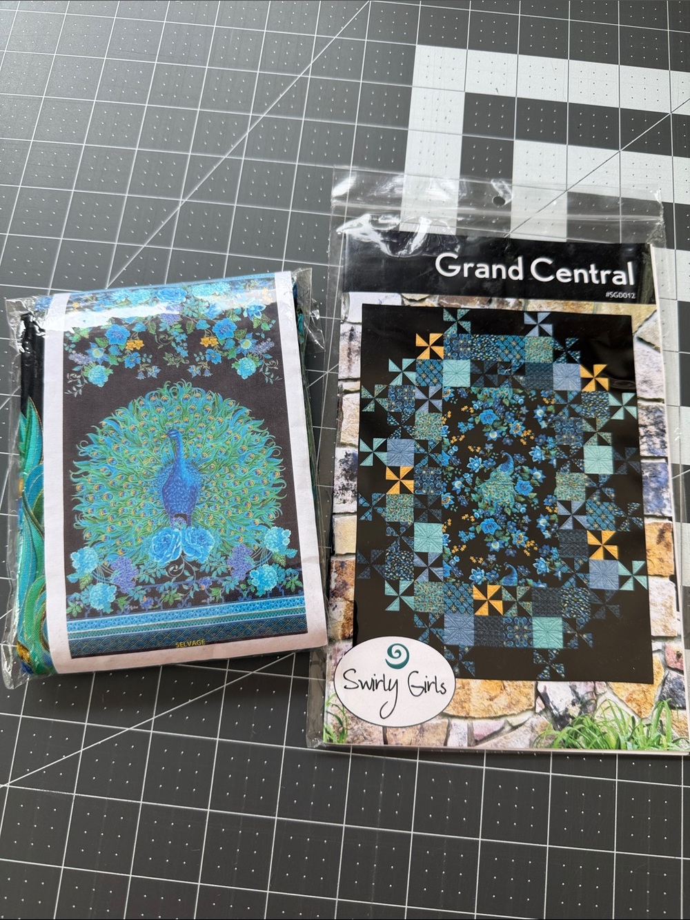 Grand Central Quilt Pattern + Peacock Panel - Blue & Teal 🧵